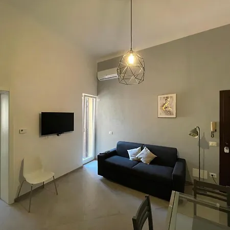 Apartment Montanelli 26 *